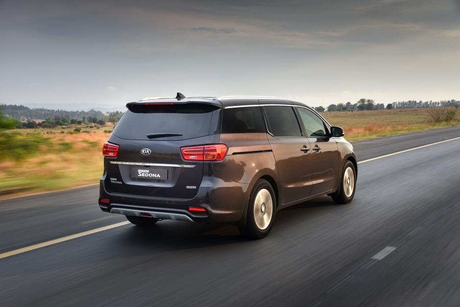  Kia Grand Sedona (YP) 2018 года  (ZA) (фото 18 из 40)